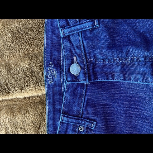 Lee Riders Relaxed fit size 12 - Picture 4 of 6